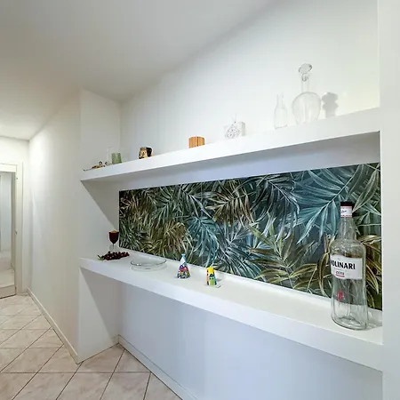 Ampio E Luminoso Galleria Apartment